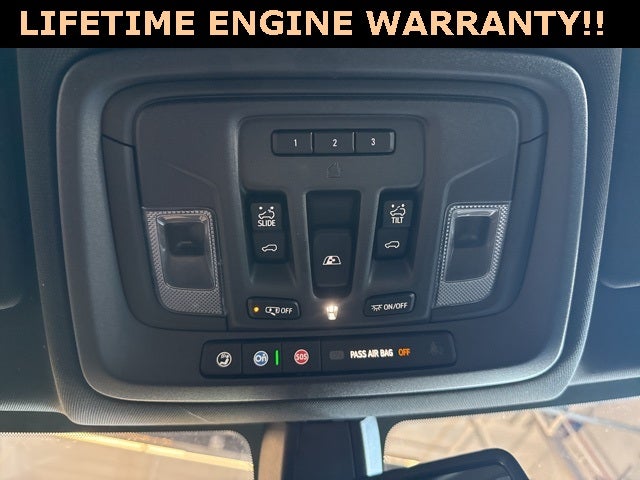 2022 GMC Sierra 1500 Limited 4WD Crew Cab Short Box AT4