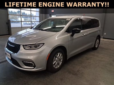 2026 Chrysler Pacifica Select