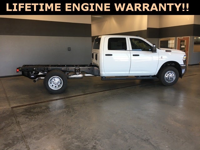 2026 RAM Ram 3500 Chassis Cab RAM 3500 TRADESMAN CREW CAB CHASSIS 4X4 60' CA