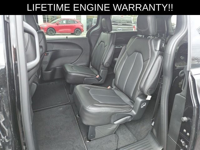 2026 Chrysler Voyager LX