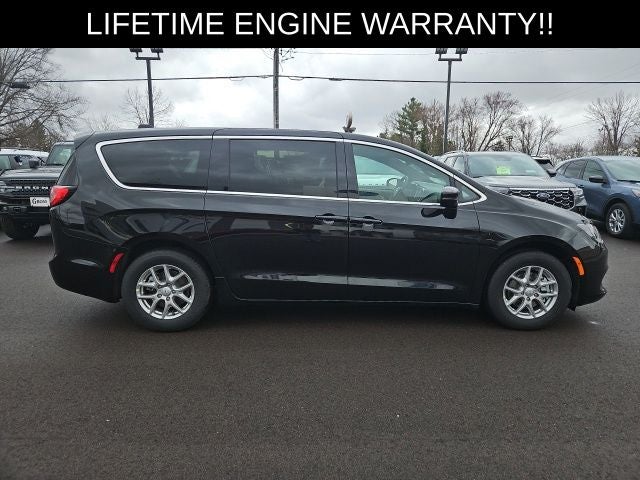 2026 Chrysler Voyager LX