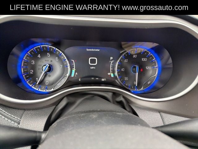 2027 Chrysler Pacifica Select