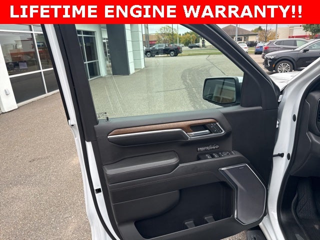 2022 Chevrolet Silverado 1500 4WD Crew Cab Short Bed High Country